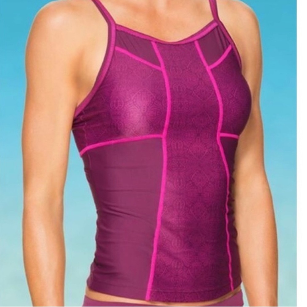 Athleta Dive In Medley Tankini in Raspberry. Size Small Tall